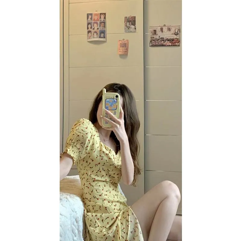 Petite Waist-Cinching Style French Style Floral Print Dress